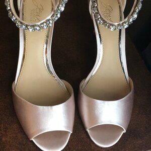 Jewel Badgley Mischka high heel shoes size 7